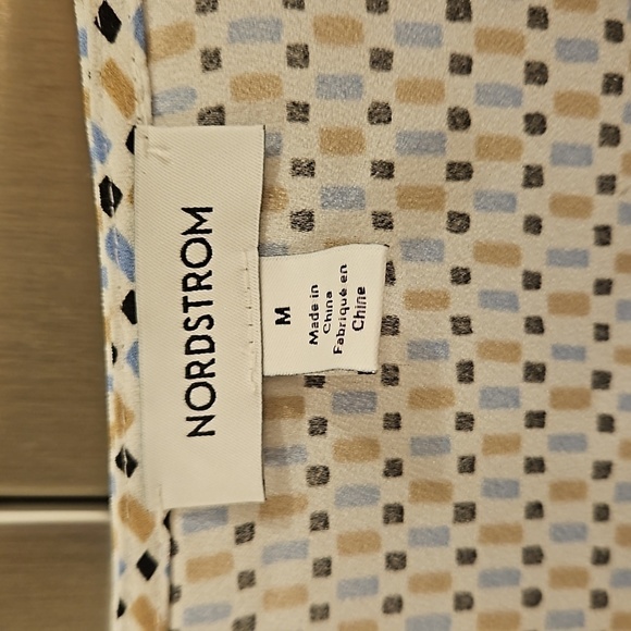 💕NORDSTROM💕 Geometric Print Button Down Blouse ~ White Tan Black Medium M NWT - Picture 8 of 11